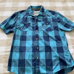 Men’s blue button up